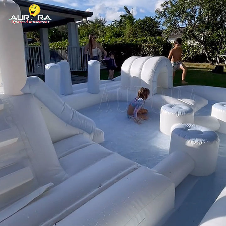 Weiße Außen aufblasbare Soft Play Ausrüstung Spielplatz Wasserrutschbecken für Kinder
