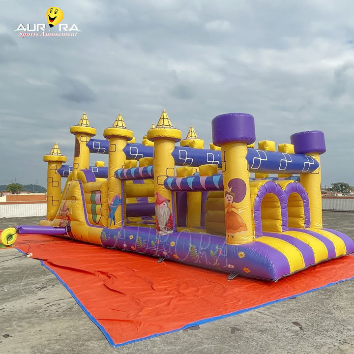 Kommerzieller aufblasbarer Hindernisplatz mit Rutsche, wasserdicht, gelb-violett