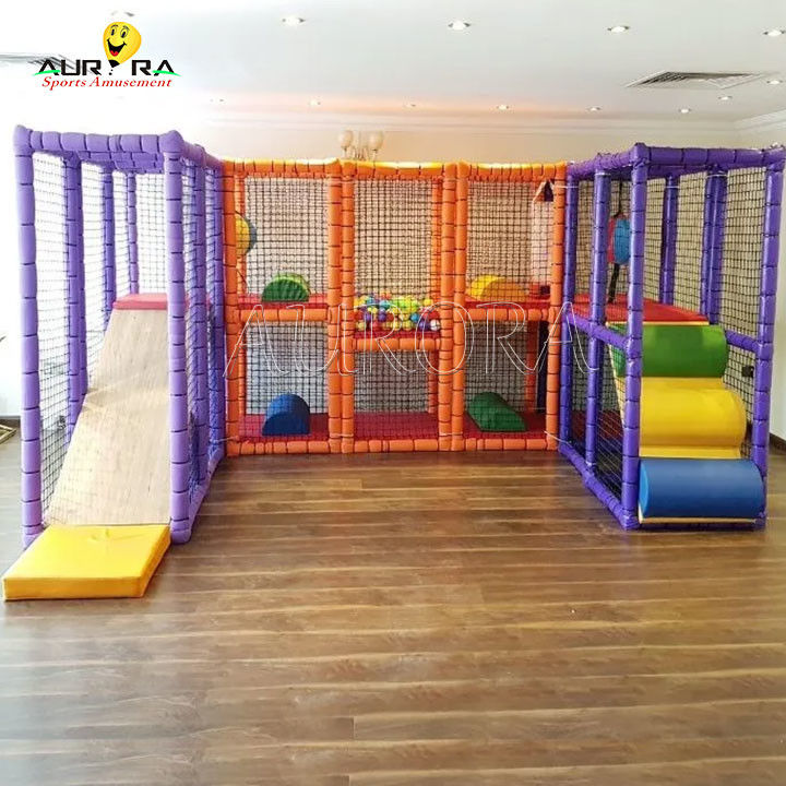 Kleine, weiche Spielplätze für Kinder, Spielzimmer, Spielplätze für Kinder, McDonalds, Lila