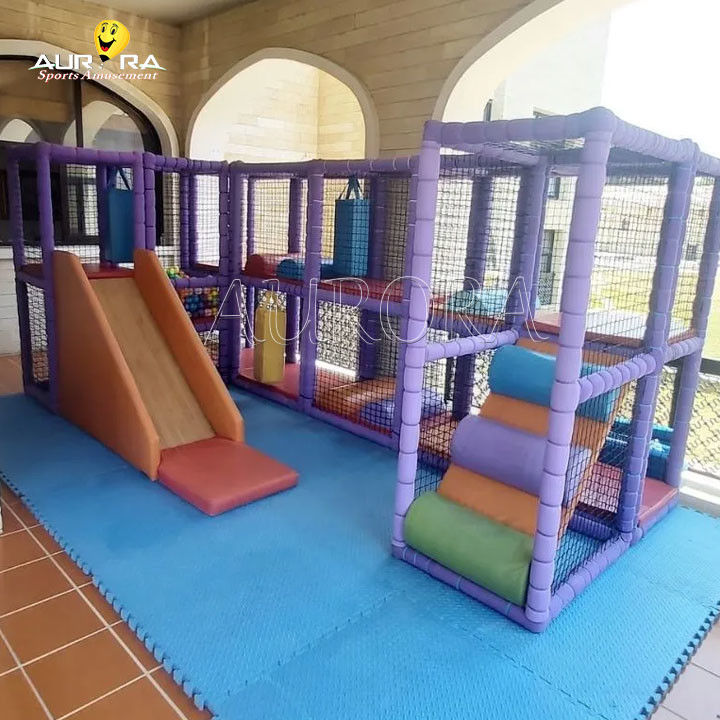 Kleine, weiche Spielplätze für Kinder, Spielzimmer, Spielplätze für Kinder, McDonalds, Lila