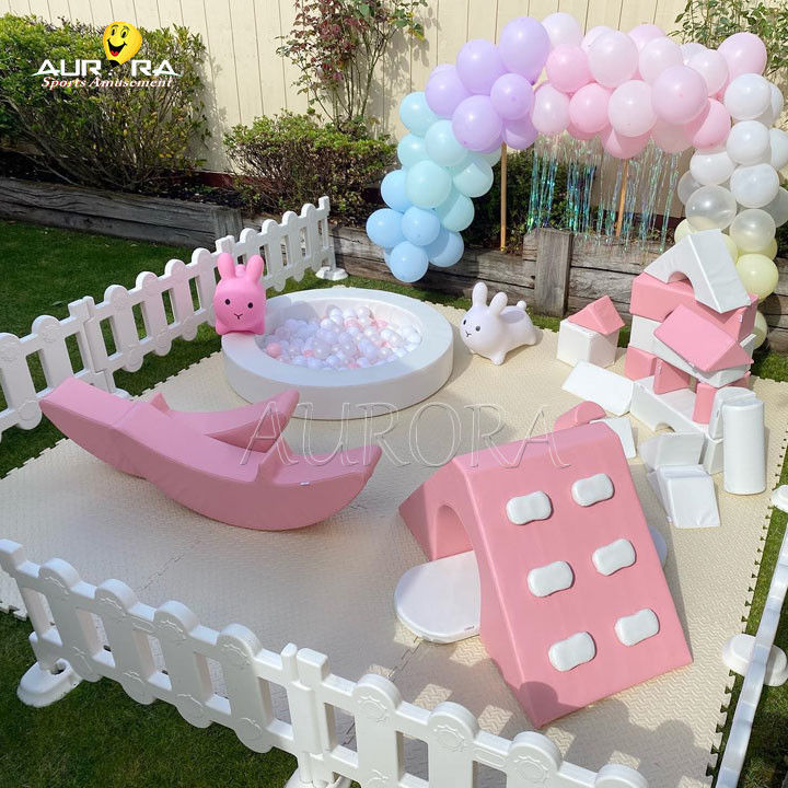 Soft-Play-Ausrüstung Package Indoor-Spielplatz Vermietung Pink And White Kids Play Party
