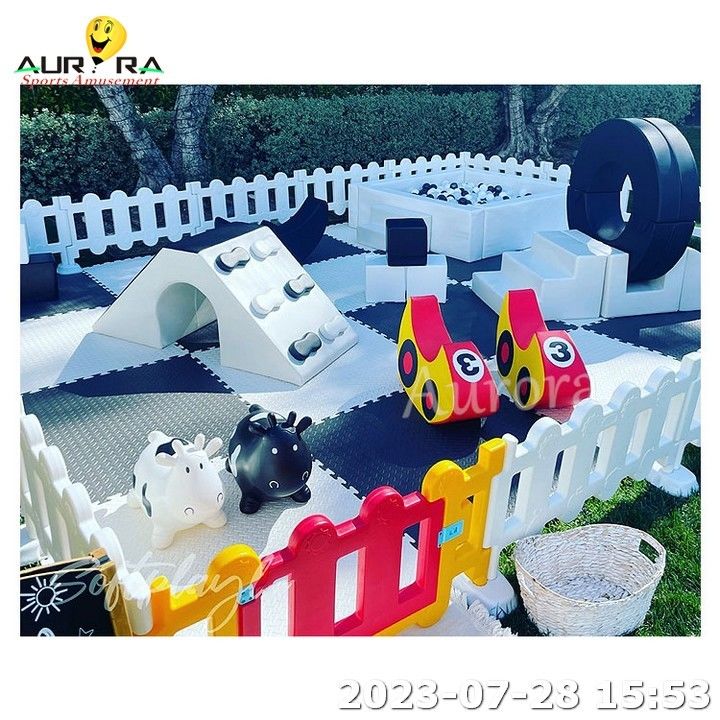 Wasserdicht aufblasbares Soft Play Equipment Indoor Play Area Kindertagesstätte Kinder Schwarz Weiß