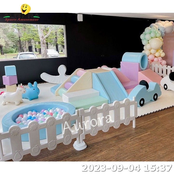 Soft Play-Geschäft zum Verkauf Soft Play-Ausrüstung Soft Play Set Weiß und Rosa