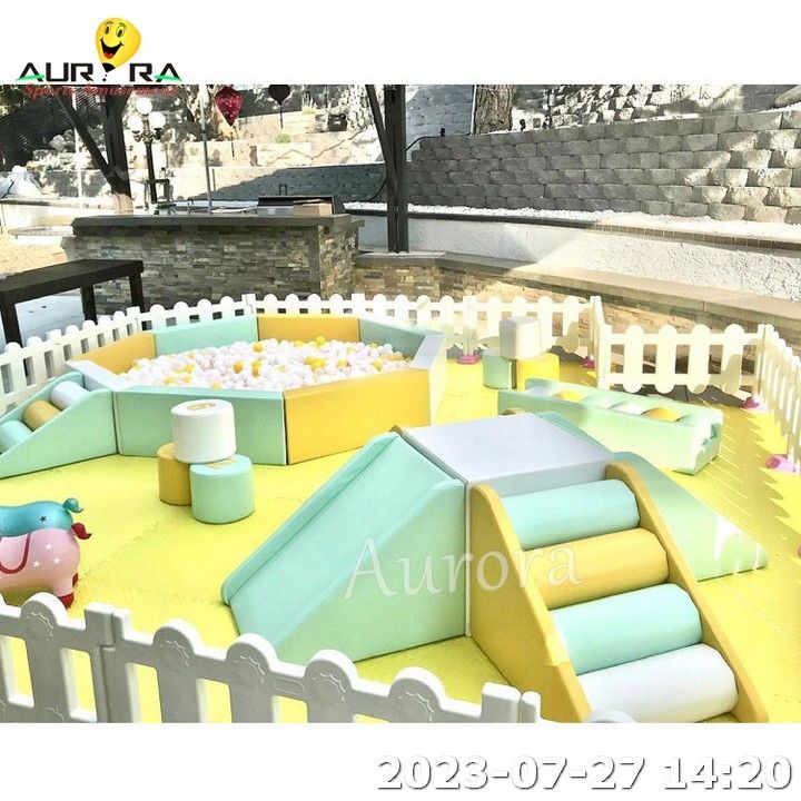 Soft Play Kletterer Ausrüstung für Kinder im Freien Vergnügen Blaue Kugel-Grube Innenplatz
