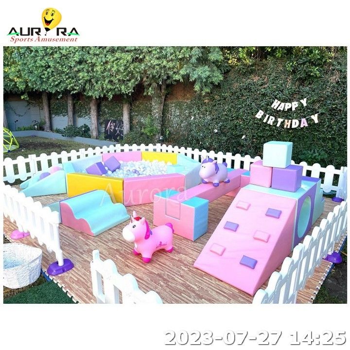 Purpurfarbene Soft Play Ausrüstung Soft Play Zaun für Kinder Soft Play Sets