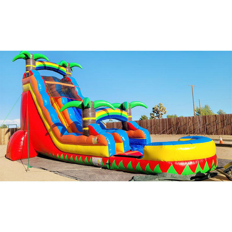 Aufblasbare Wasserrutsche mit Sprungkasten für Kinder und Erwachsene mit Pool