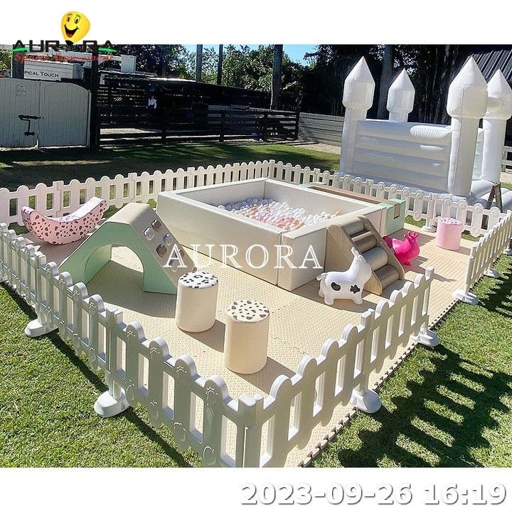 Kinder aufblasbares Sprunghaus Soft Play Ausrüstung Bereich Soft Play für Kinder Karussell