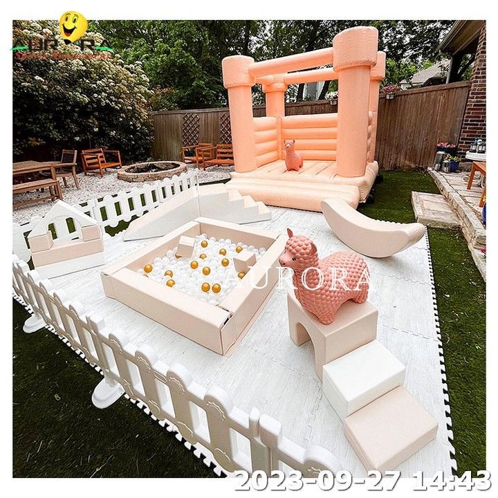 Kinder aufblasbares Sprunghaus Soft Play Ausrüstung Bereich Soft Play für Kinder Karussell