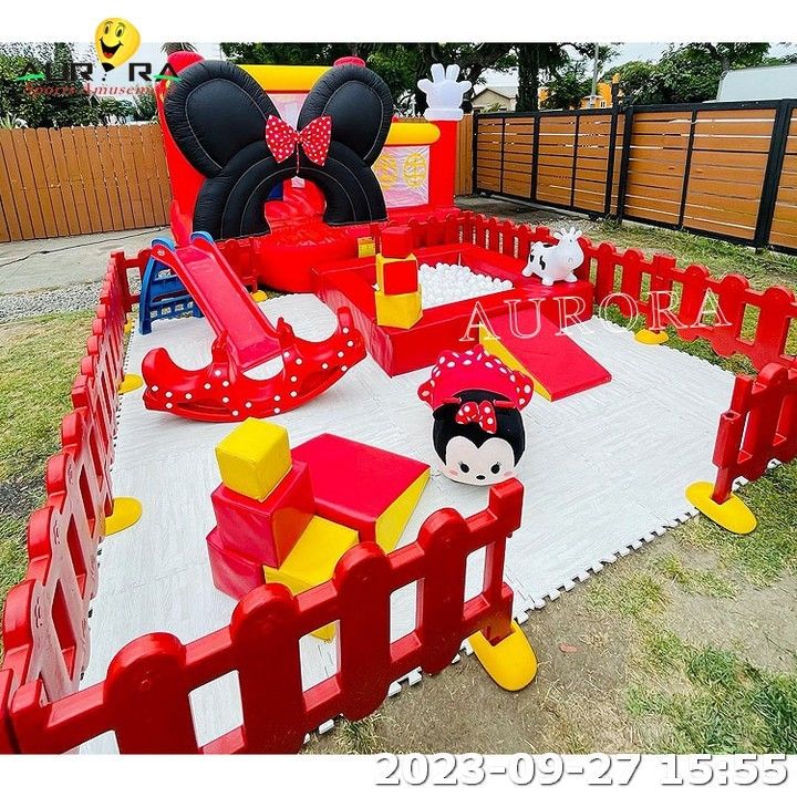 Soft-Play-Ausrüstung Tagespflegezentrum Indoor Soft-Play Weiß zum Mieten Türsteher Haus