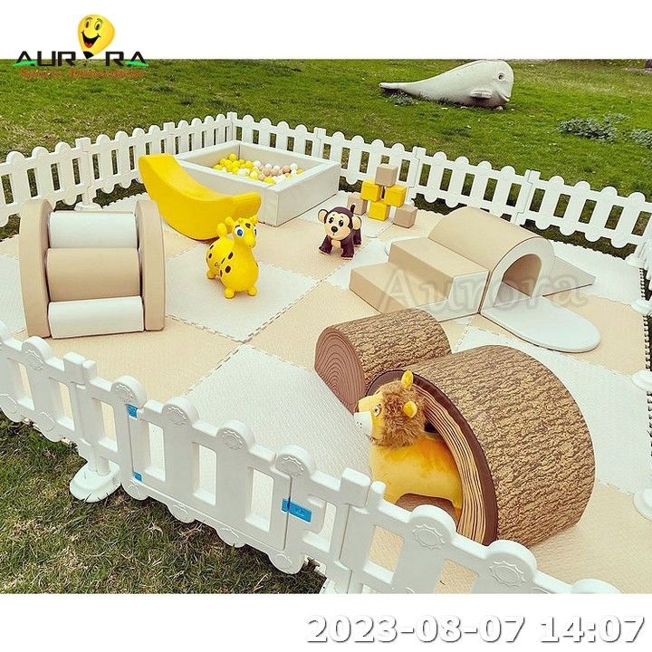 Braun Indoor Soft Play Ausrüstung zum Verkauf Weiß Zaun Soft Play für Kinder