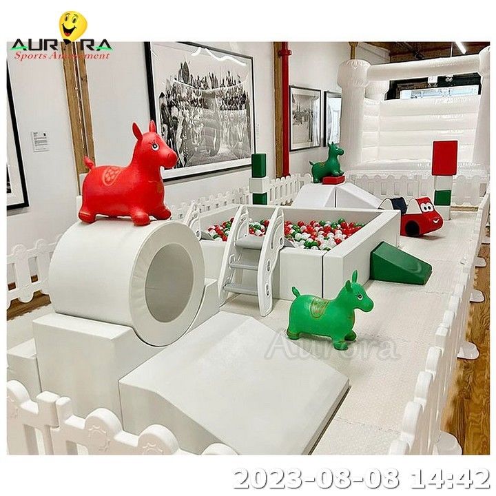 Soft-Play-Ausrüstung Indoor Soft-Play-Quadrat-Weiß-Sprunghaus-Ballgrube mit Rutsche