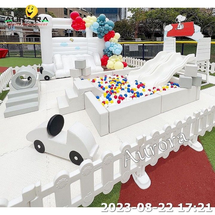 Soft Play Bounce Haus Vermietung Outdoor Soft Play mit Rutsche und Ball Pit Weiß