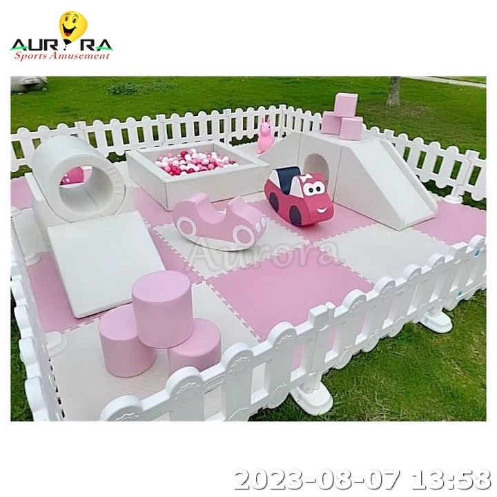 Neutrale Farbe Soft Play Ausrüstung Soft Play Ball Pit mit Rutsche Outdoor Pink