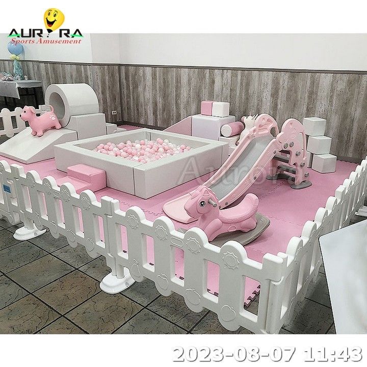 Neutrale Farbe Soft Play Ausrüstung Soft Play Ball Pit mit Rutsche Outdoor Pink