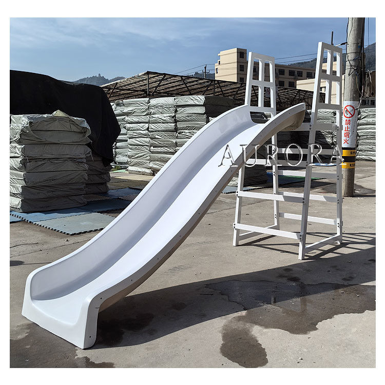 Customized Wavy Slide Outdoor für Kinder Plastik Popular Safety Slide Soft Play Slide