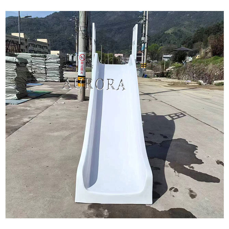 Customized Wavy Slide Outdoor für Kinder Plastik Popular Safety Slide Soft Play Slide