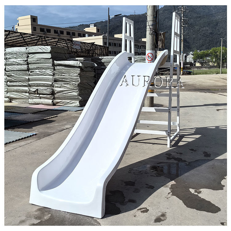 Customized Wavy Slide Outdoor für Kinder Plastik Popular Safety Slide Soft Play Slide